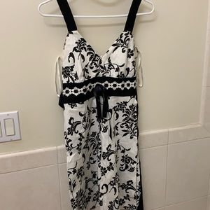 Black and white patterned dress